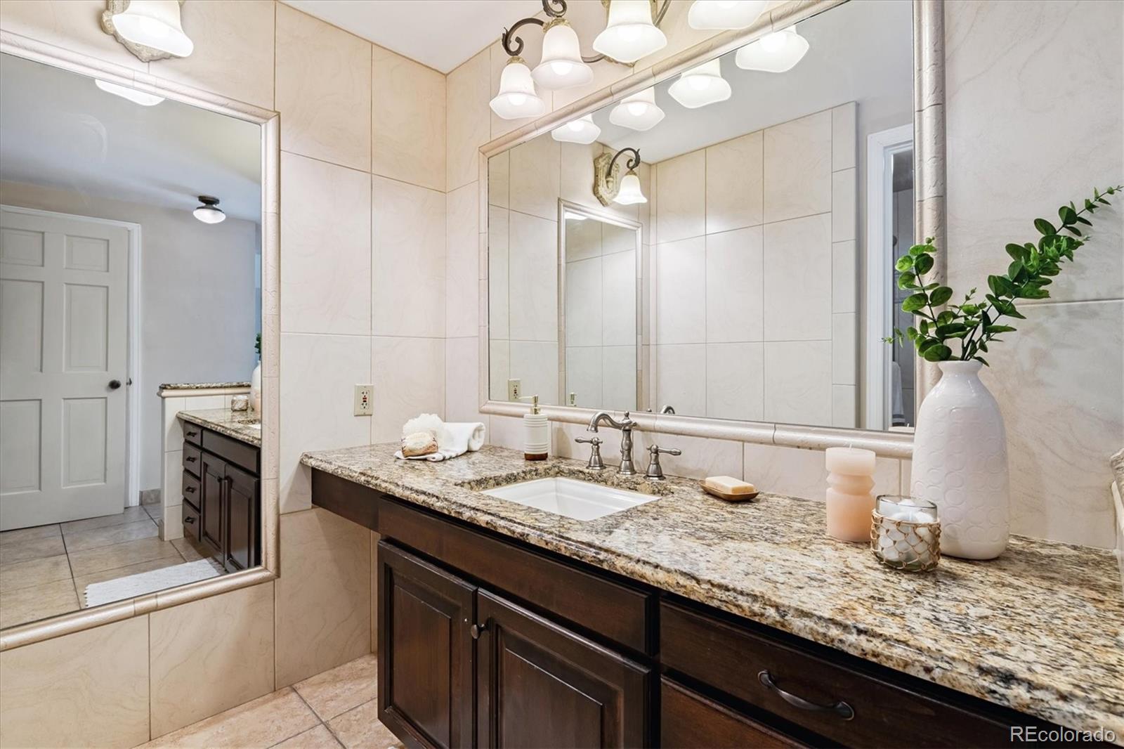 7976 E Phillips Circle