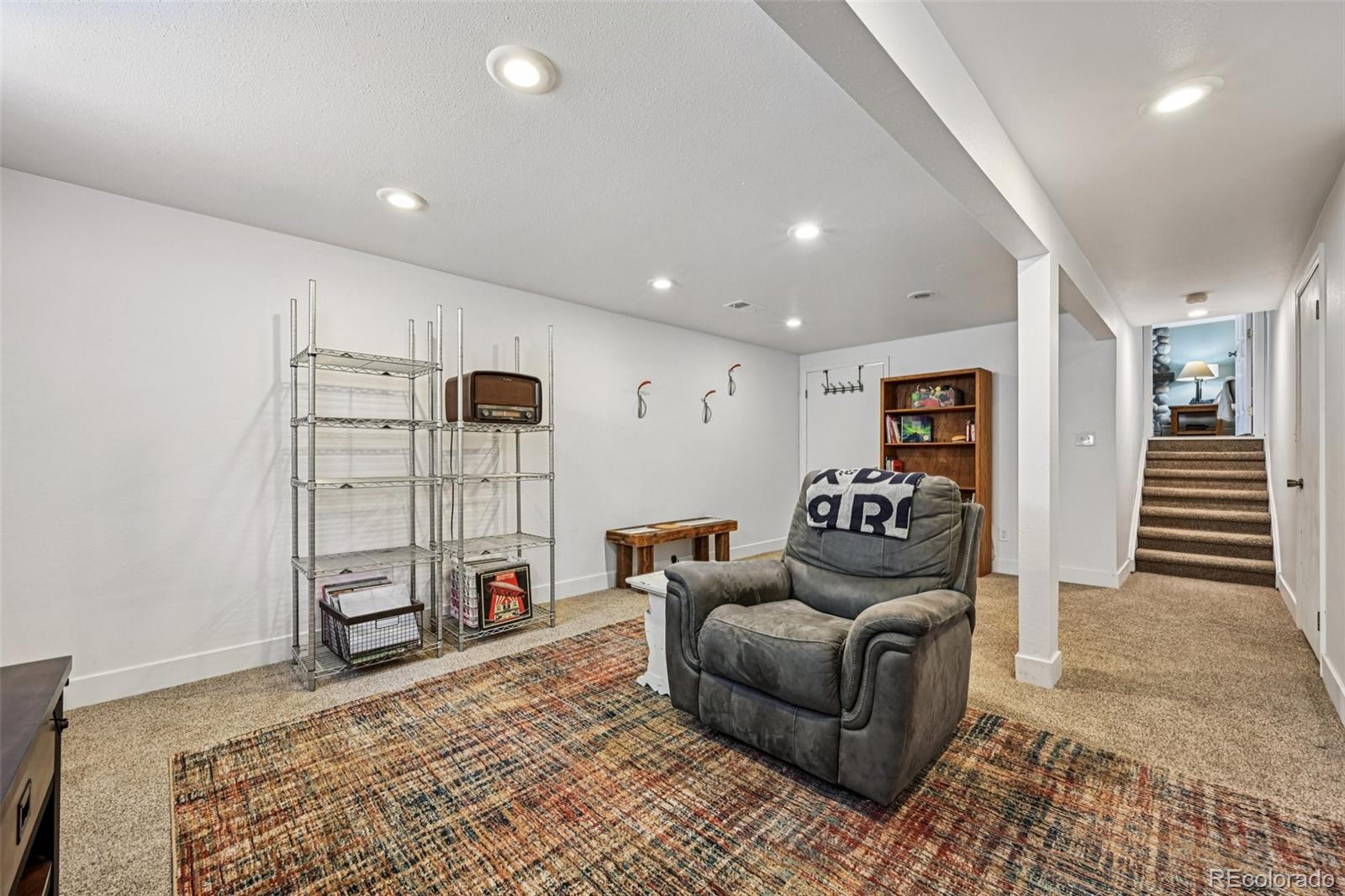 5873 W Maplewood Drive