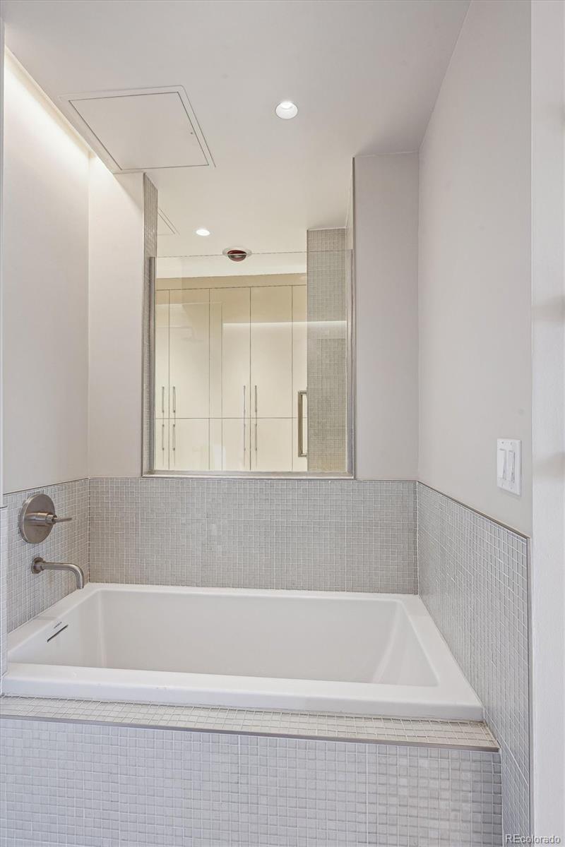 1201 N Williams Street Unit: 4C