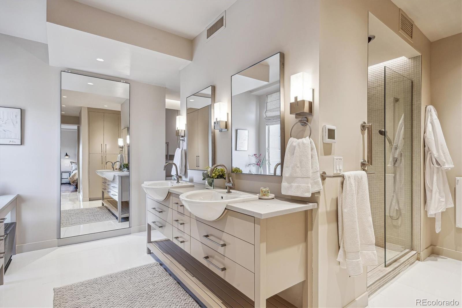 1201 N Williams Street Unit: 4C