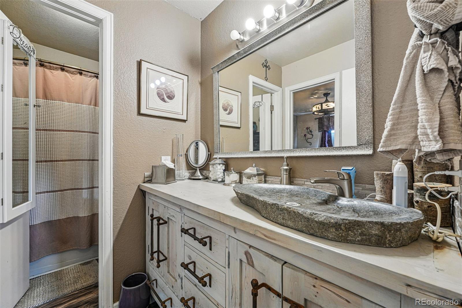 3303 Blue Grass Circle
