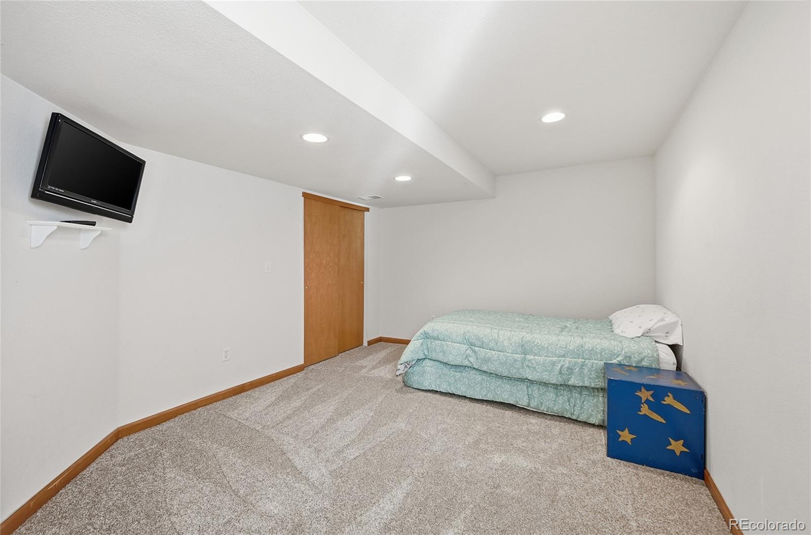 5886 S Ensenada Street