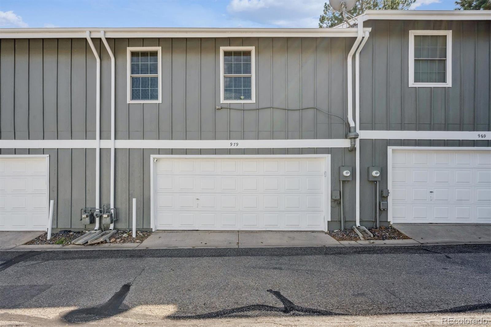 979 S Granby Way