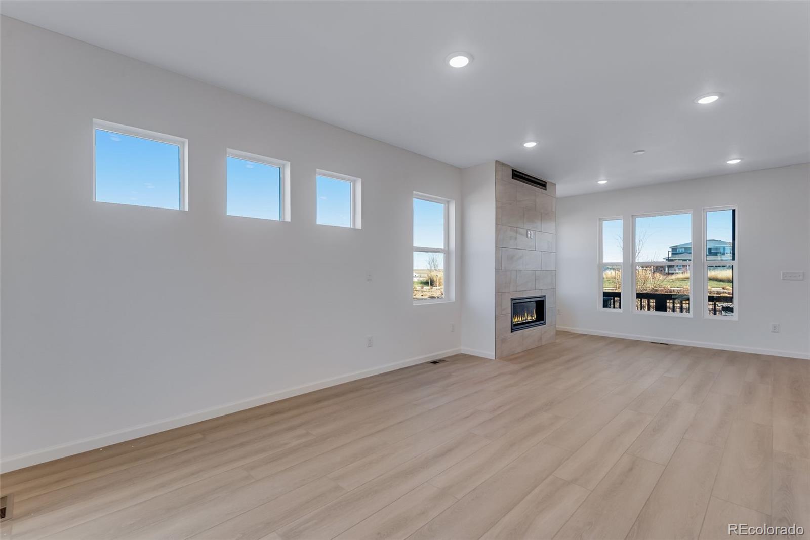 3364 N Haleyville Court