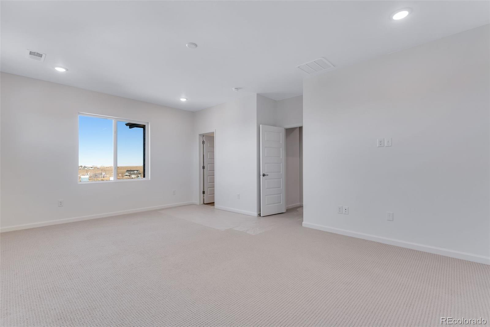 3364 N Haleyville Court