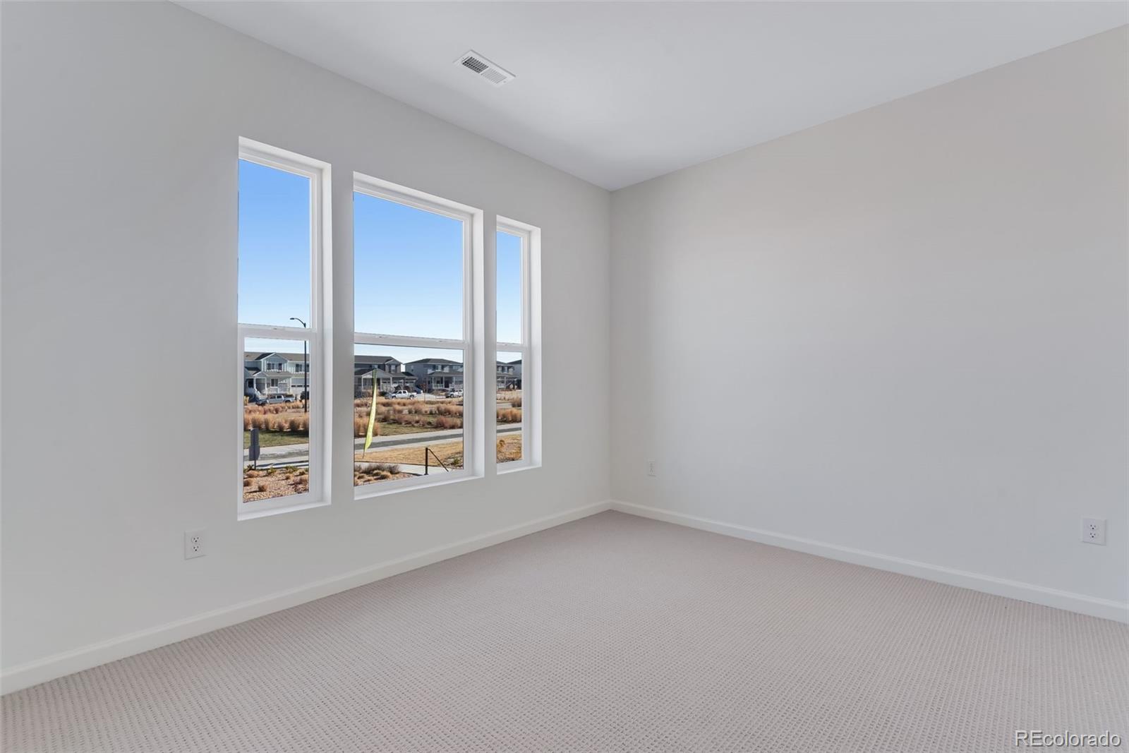 3364 N Haleyville Court