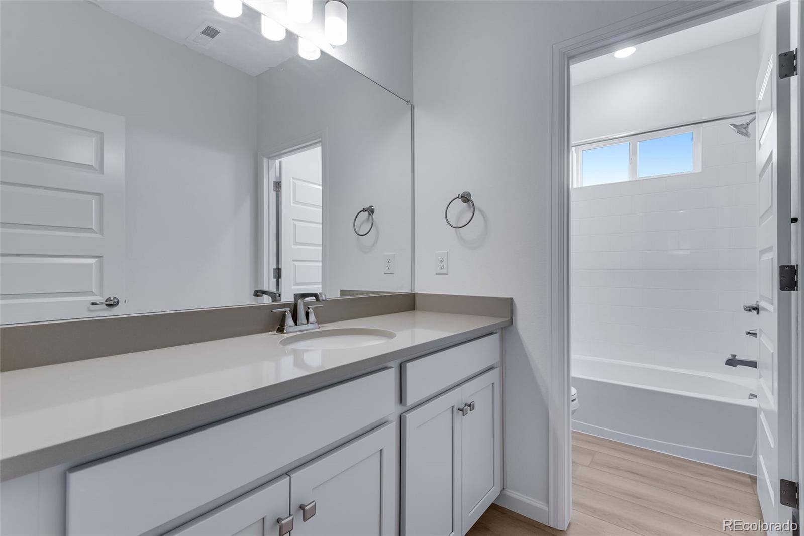 3364 N Haleyville Court