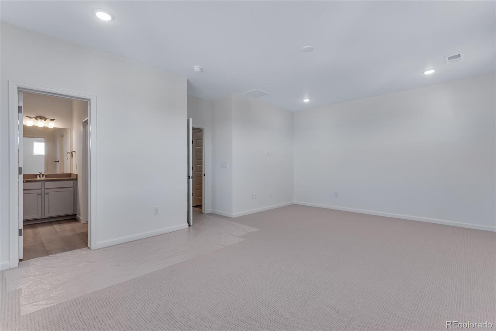 3364 N Haleyville Court