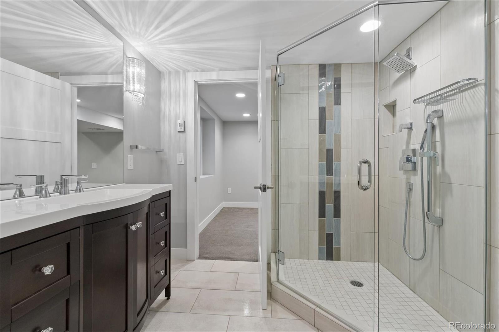 895 S Glencoe Street