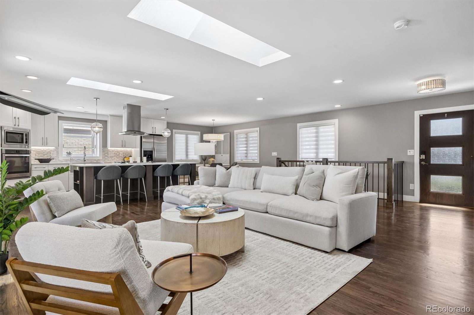 895 S Glencoe Street