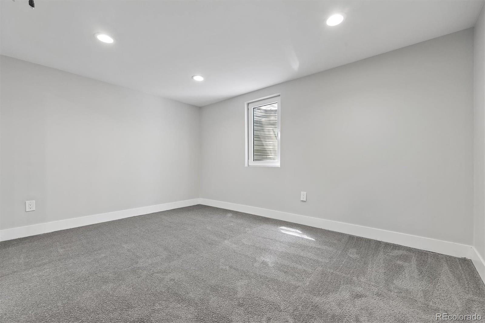 895 S Glencoe Street