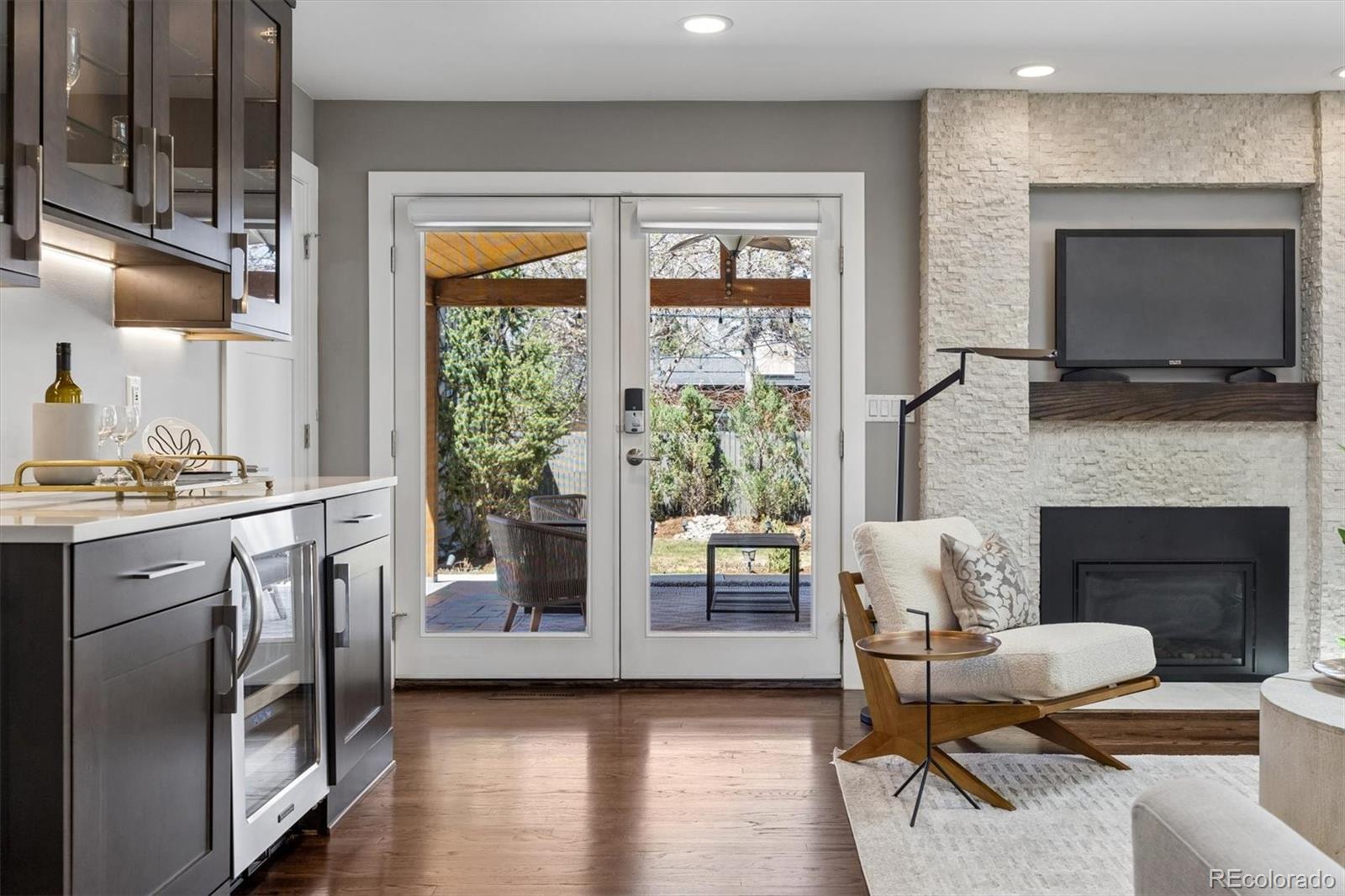 895 S Glencoe Street