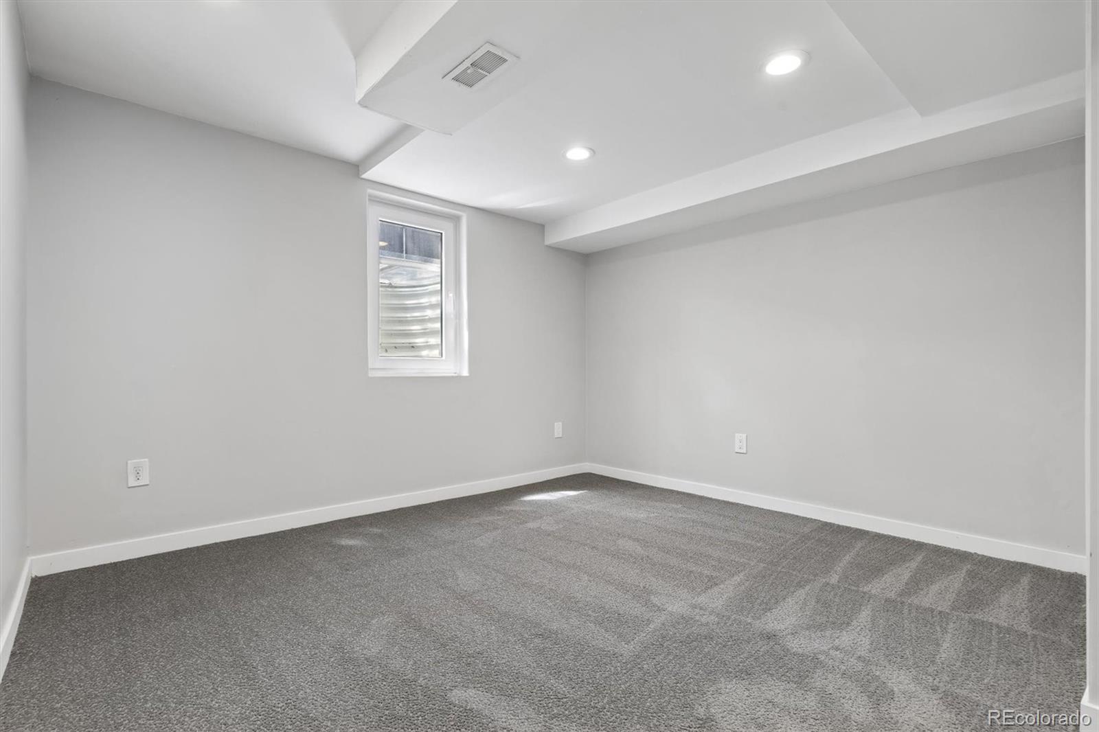 895 S Glencoe Street