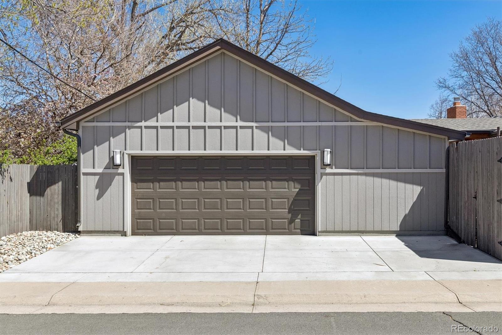 895 S Glencoe Street