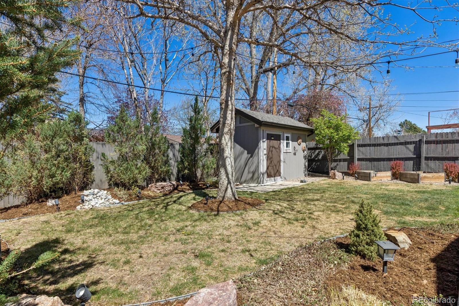 895 S Glencoe Street