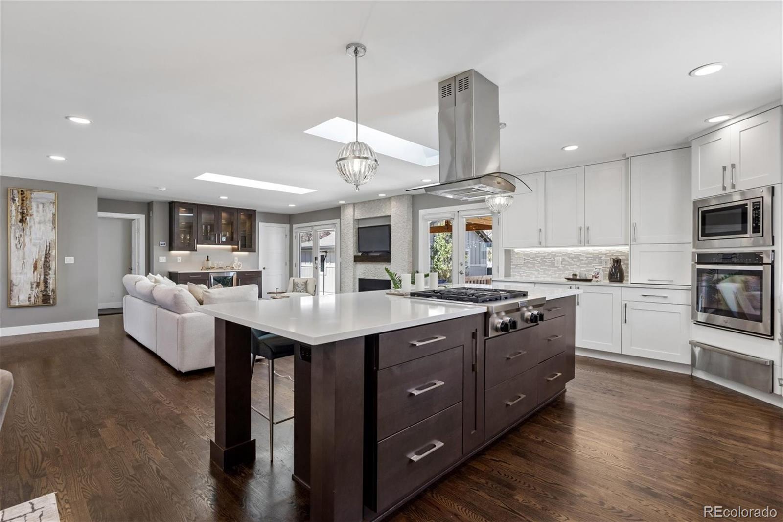 895 S Glencoe Street