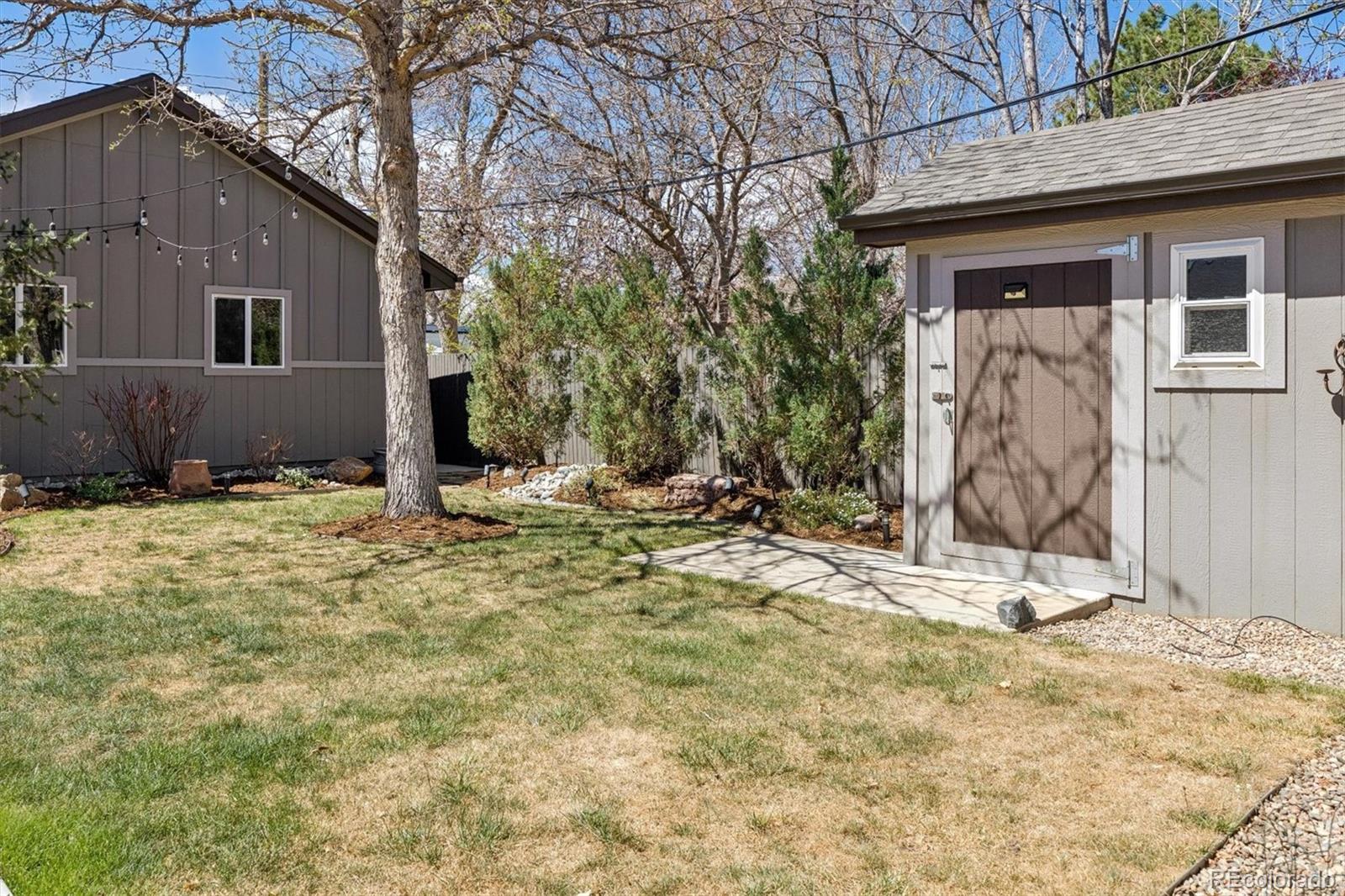 895 S Glencoe Street