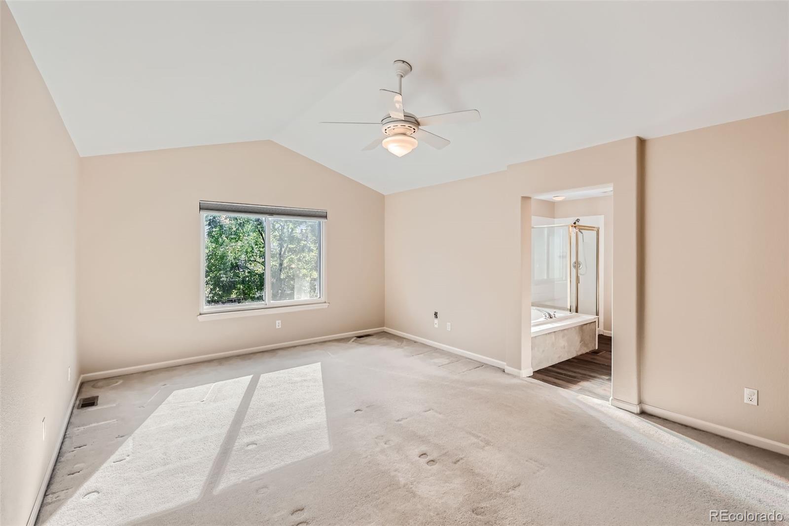 10146 Knoll Circle