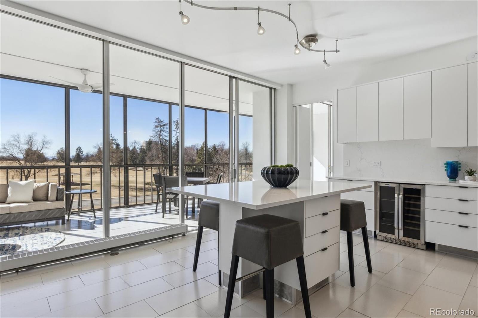 1201 N Williams Street Unit: 3A