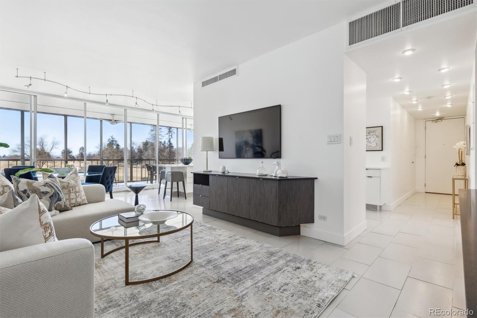 1201 N Williams Street Unit: 3A