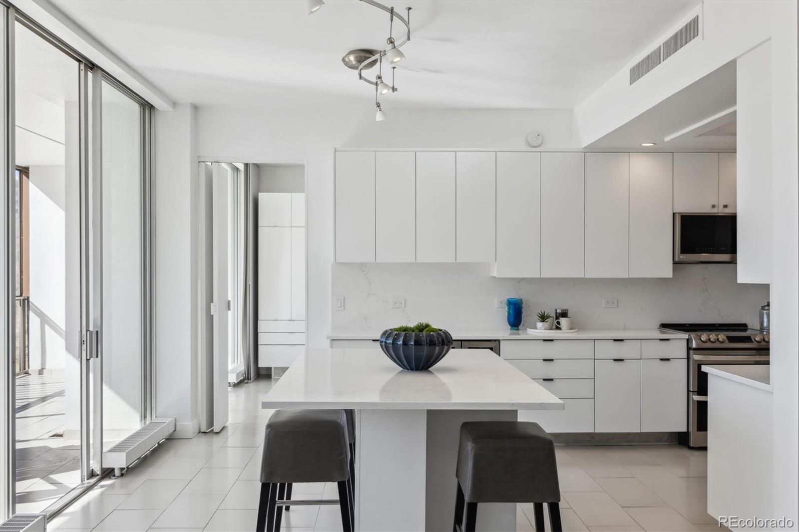 1201 N Williams Street Unit: 3A