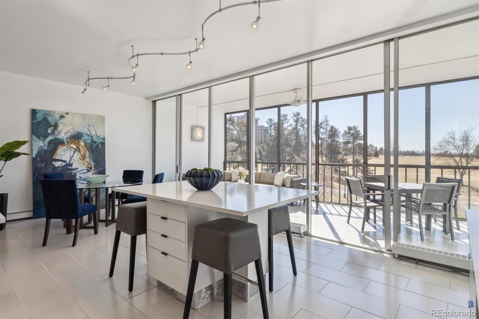 1201 N Williams Street Unit: 3A
