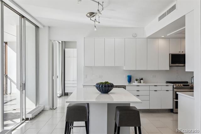 1201 N Williams Street Unit: 3A