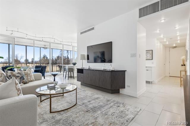 1201 N Williams Street Unit: 3A