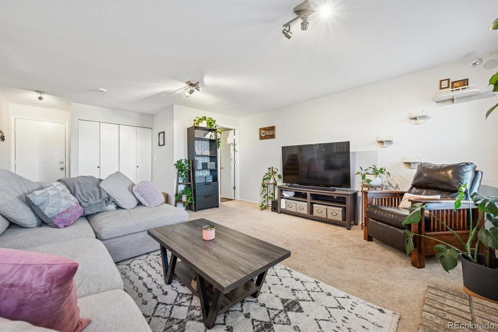 4216 S Ireland Court