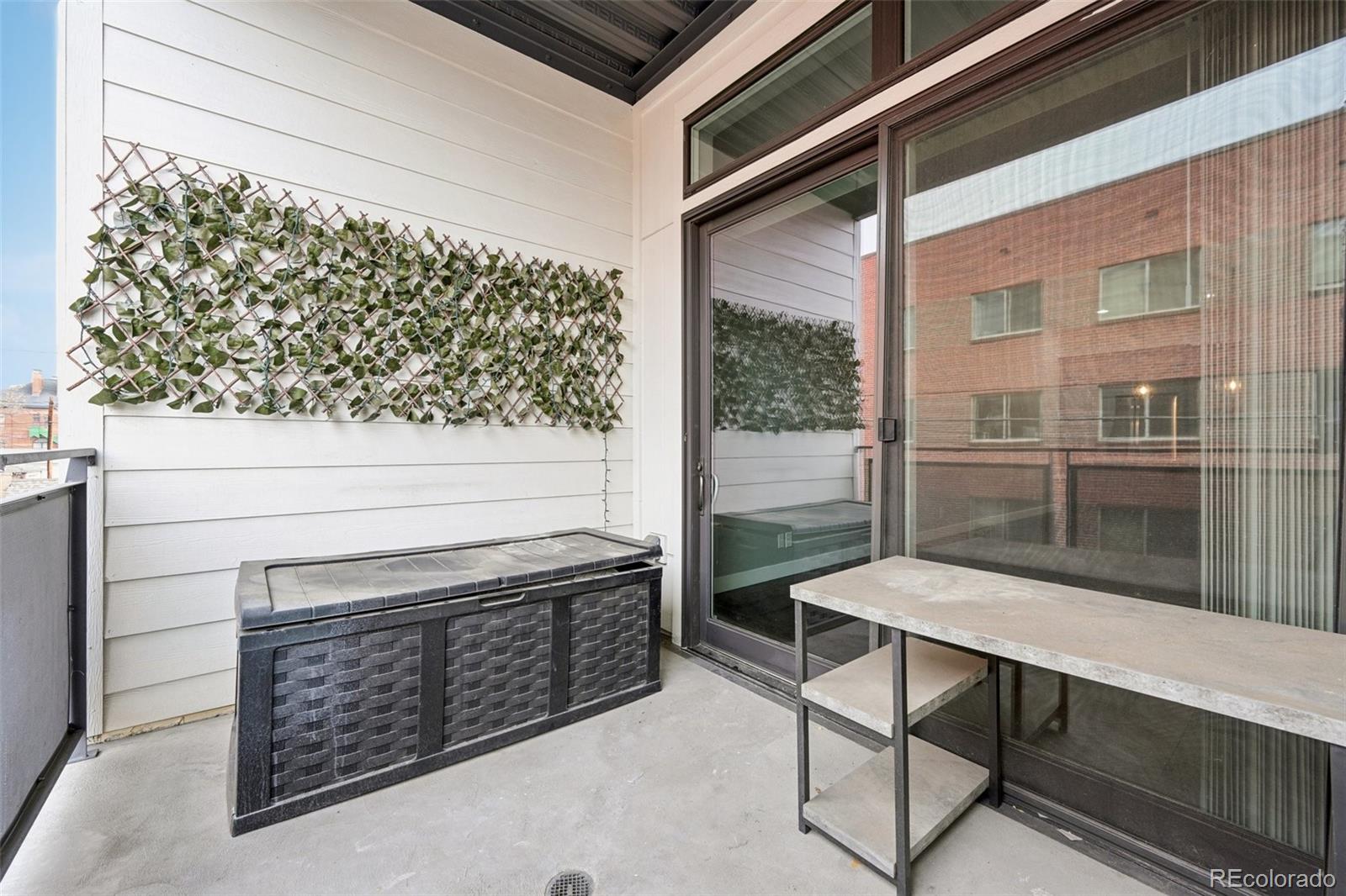 336 E 1st Avenue Unit: 207