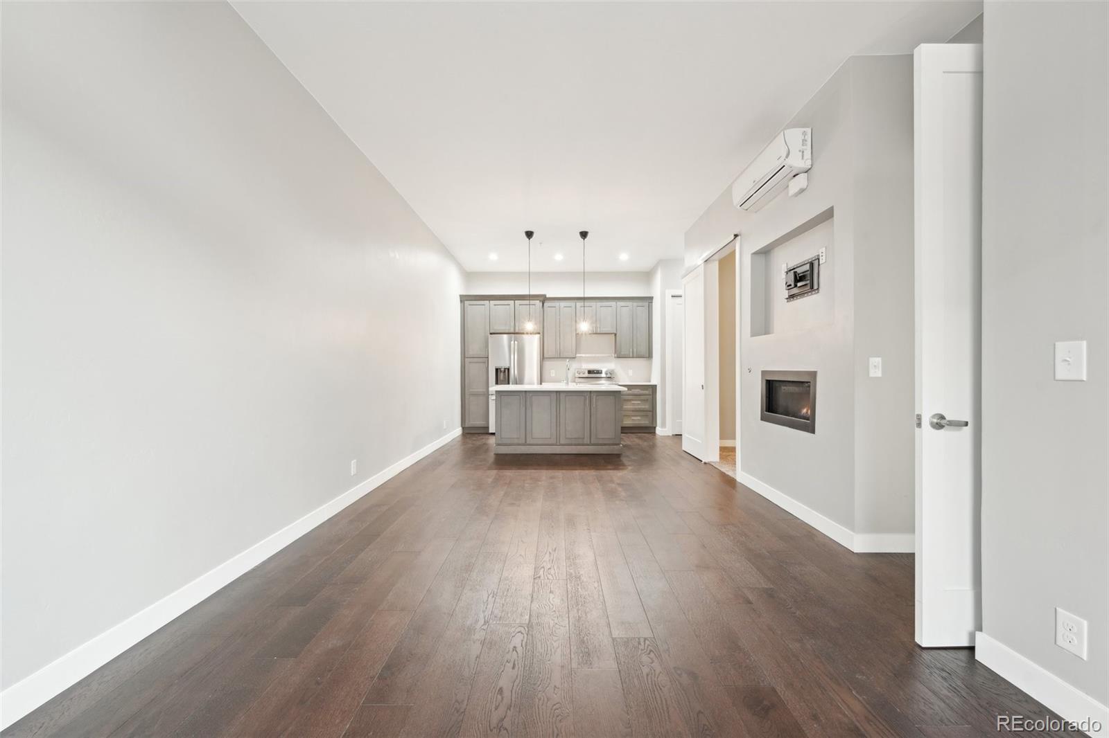 336 E 1st Avenue Unit: 207