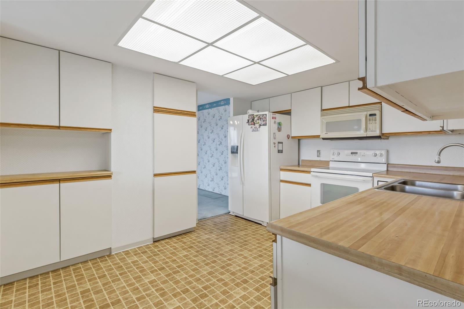 14390 E Marina Drive Unit: 601