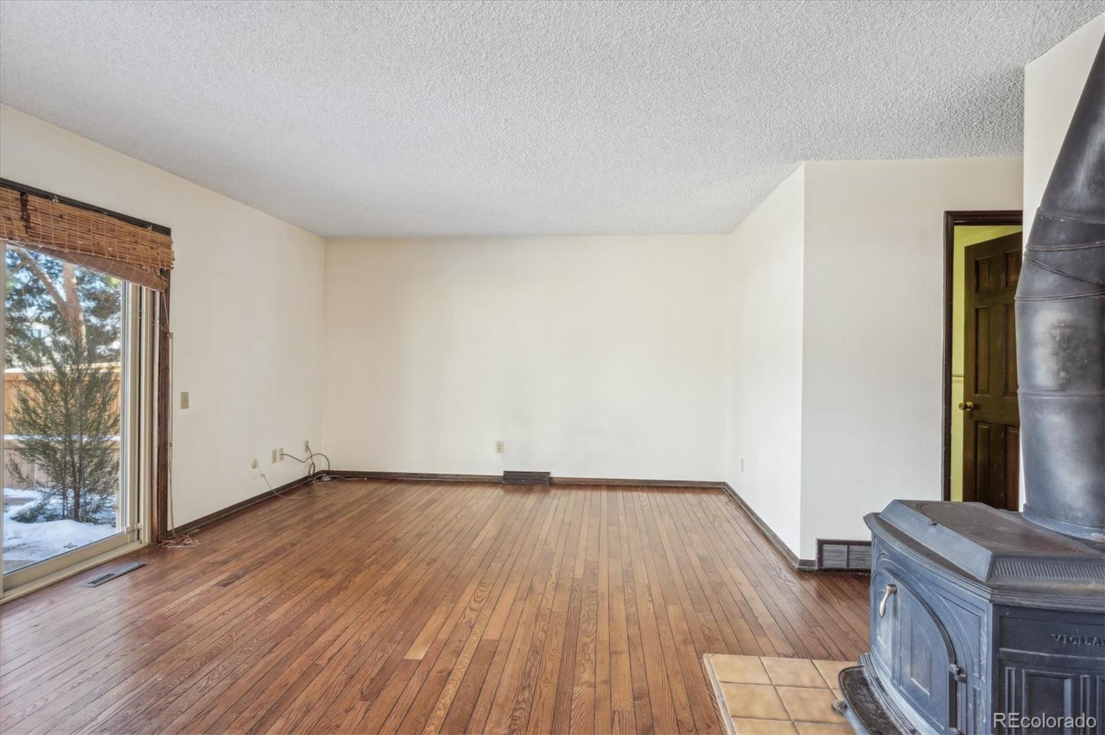 2926 S Newark Place