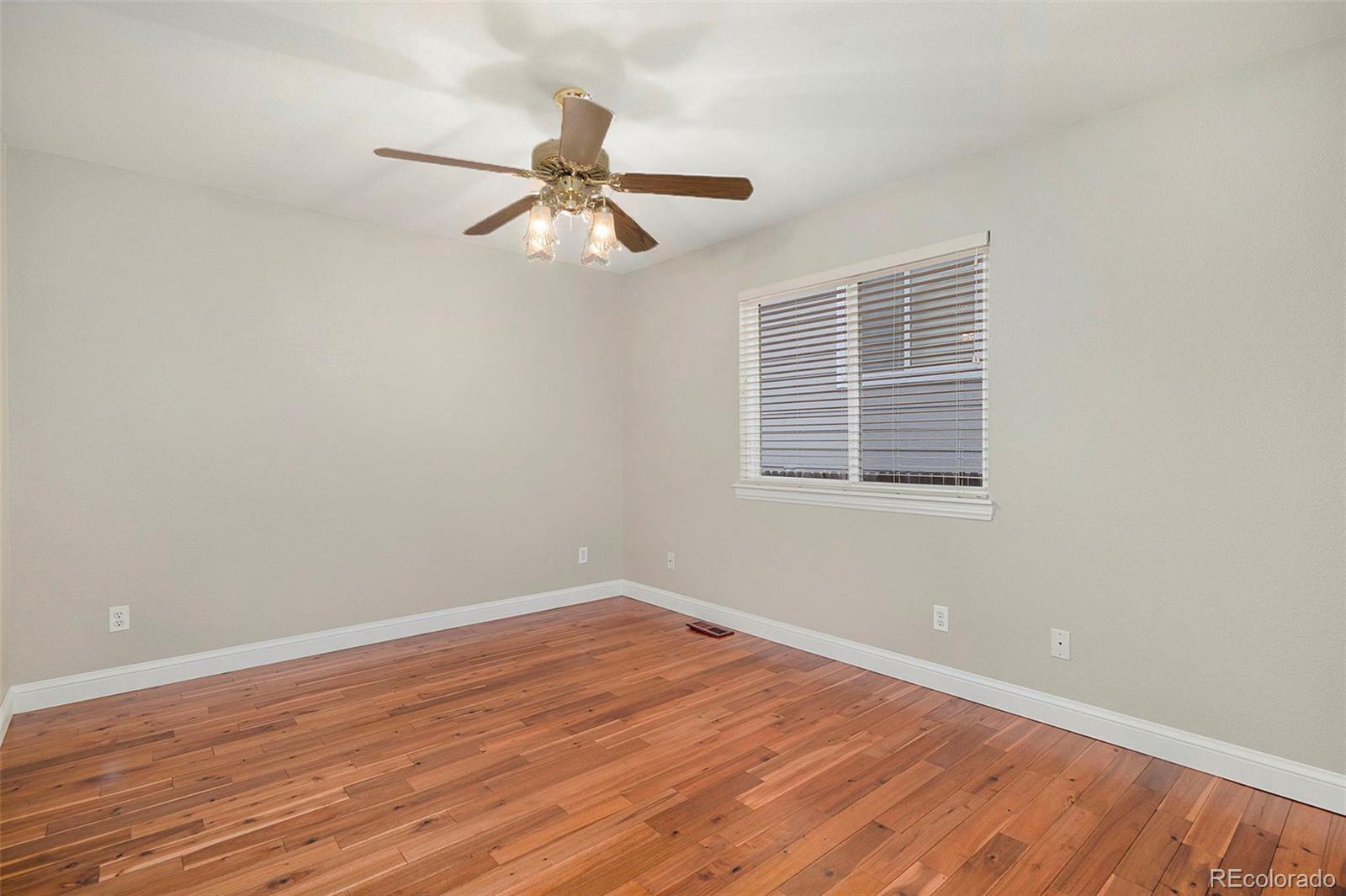 5422 S Versailles Street