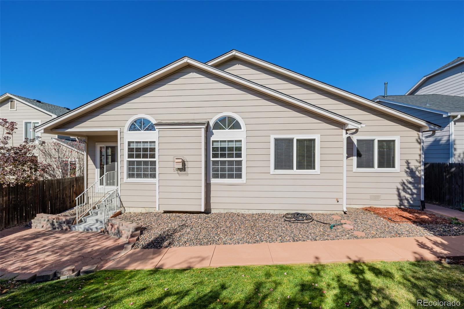 5422 S Versailles Street