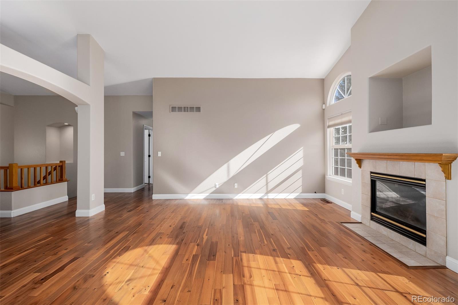 5422 S Versailles Street