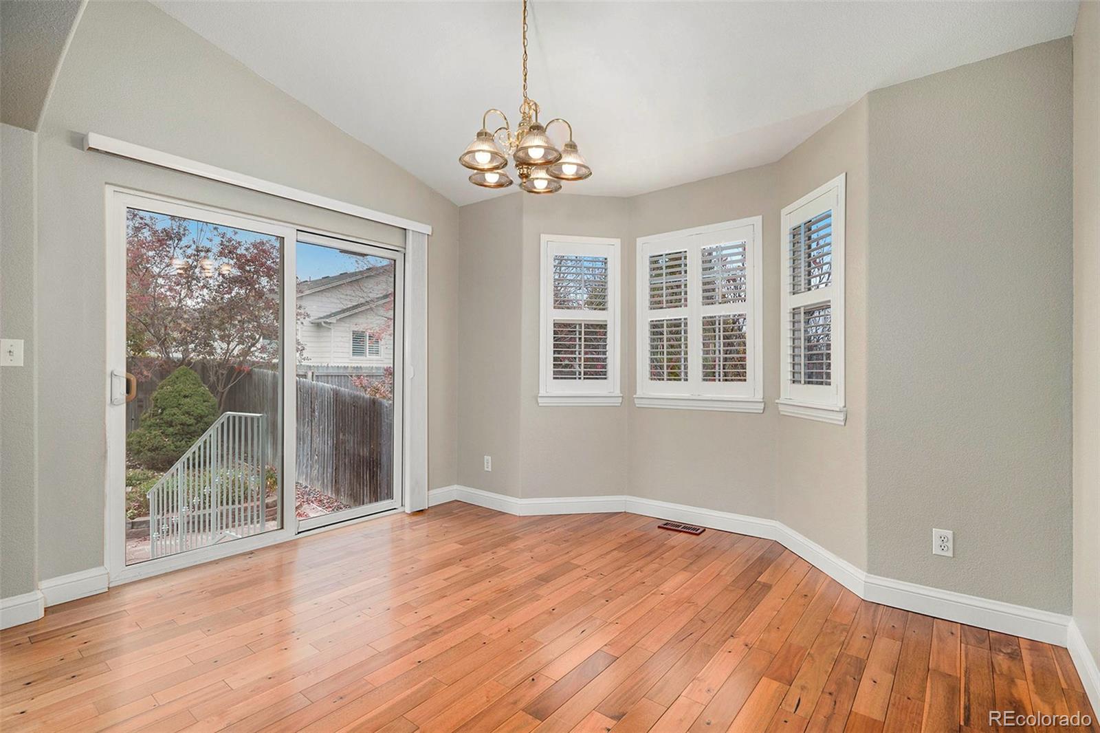 5422 S Versailles Street