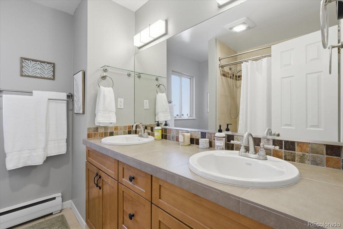 444 S Niagara Street