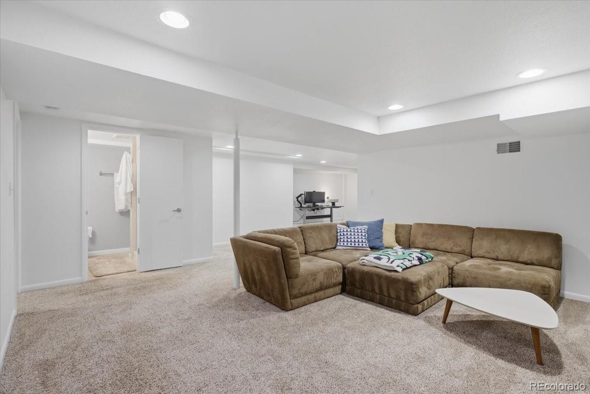 444 S Niagara Street