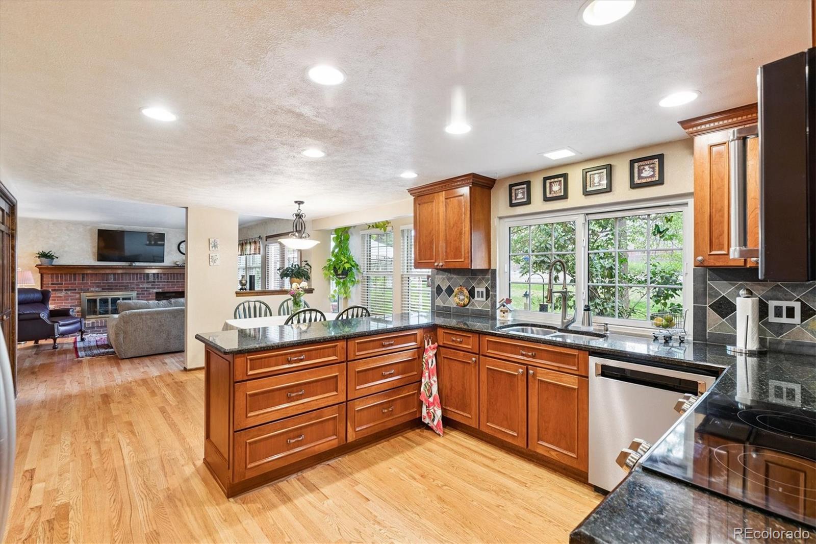 3756 E Phillips Circle