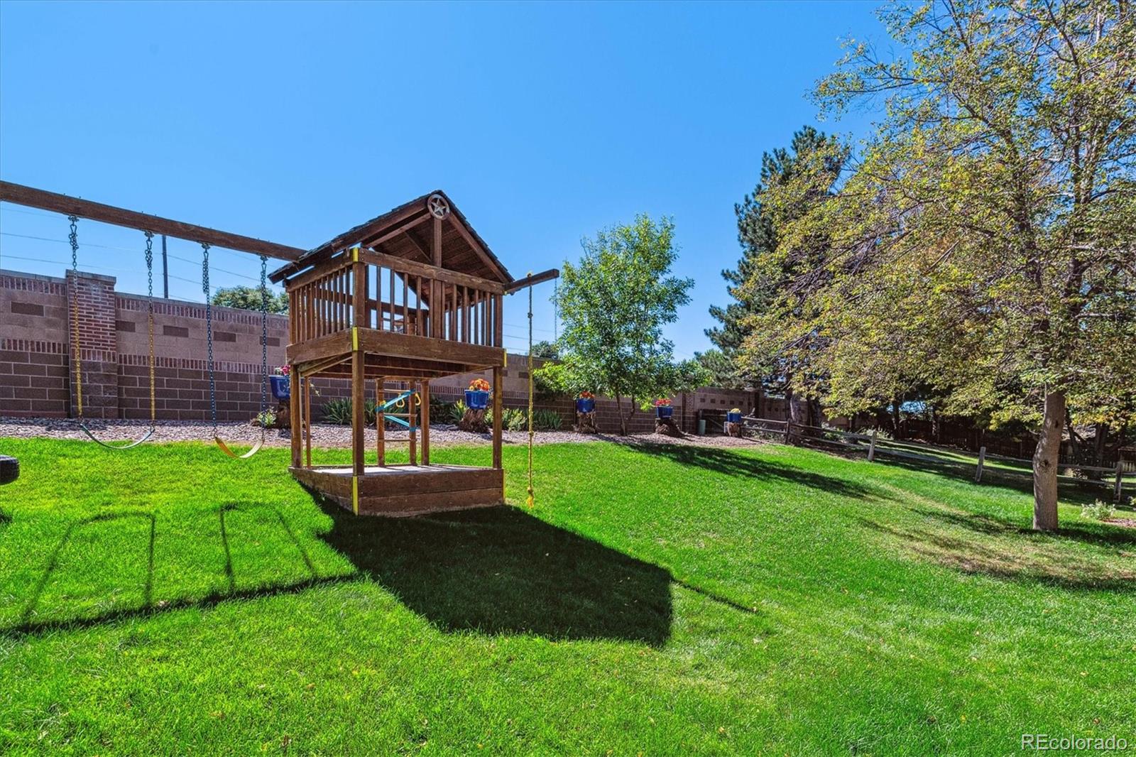 3756 E Phillips Circle