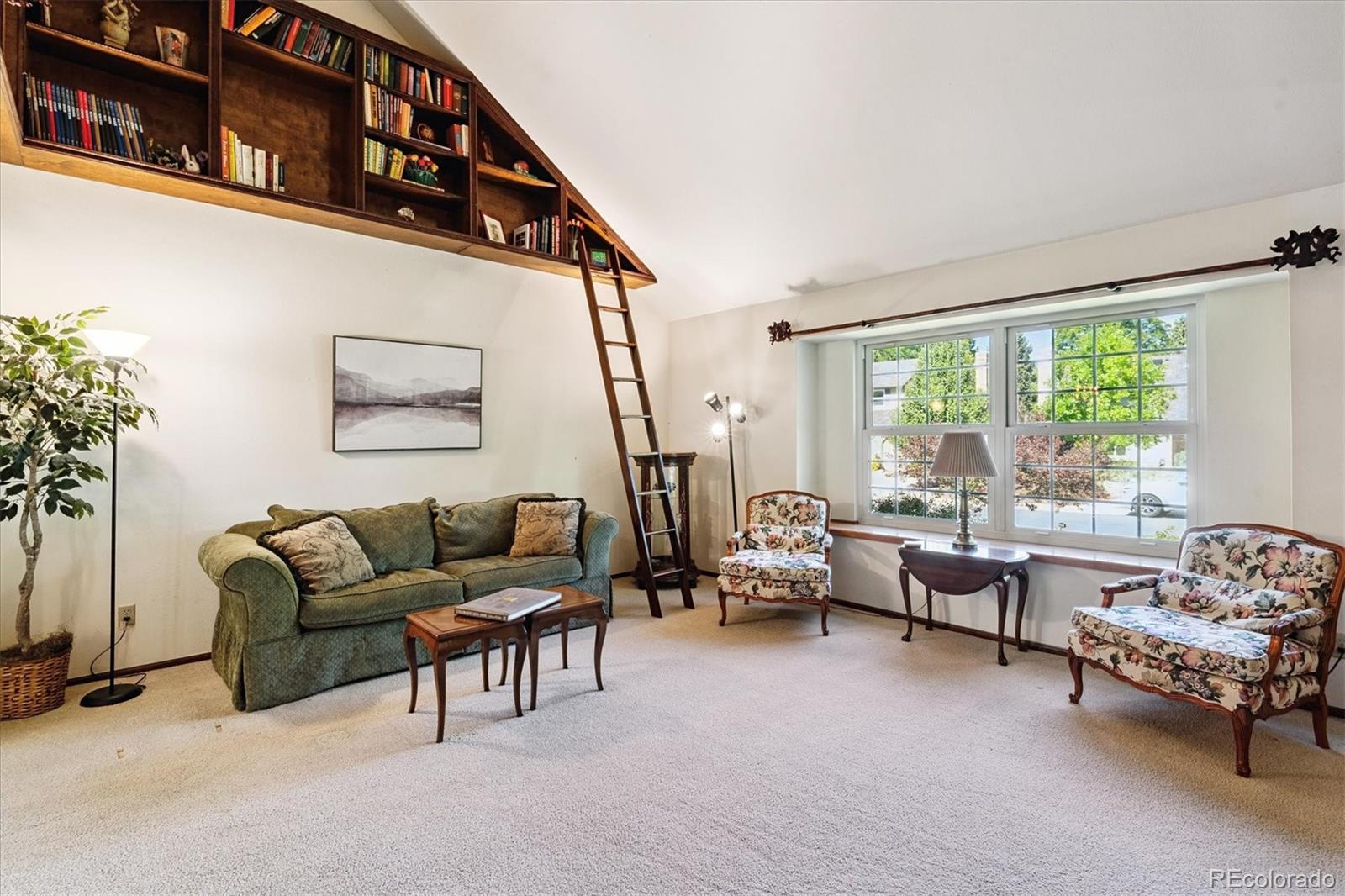 3756 E Phillips Circle