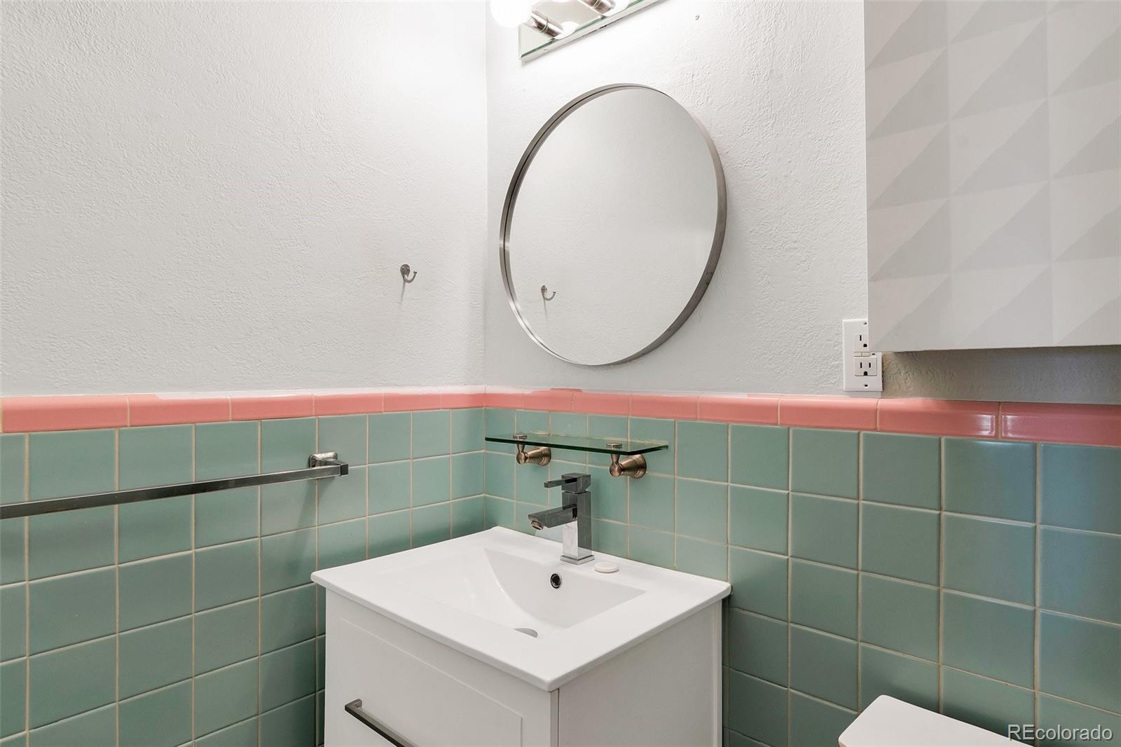 1375 N Williams Street Unit: 204