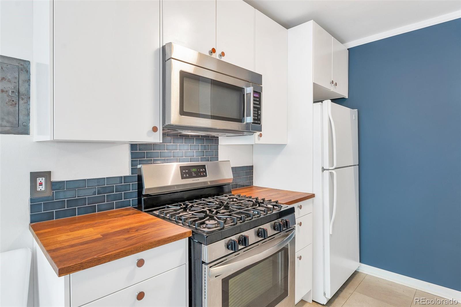 1375 N Williams Street Unit: 204