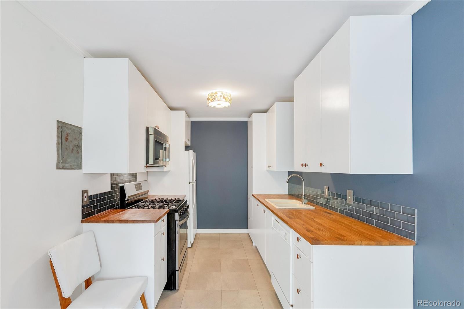 1375 N Williams Street Unit: 204