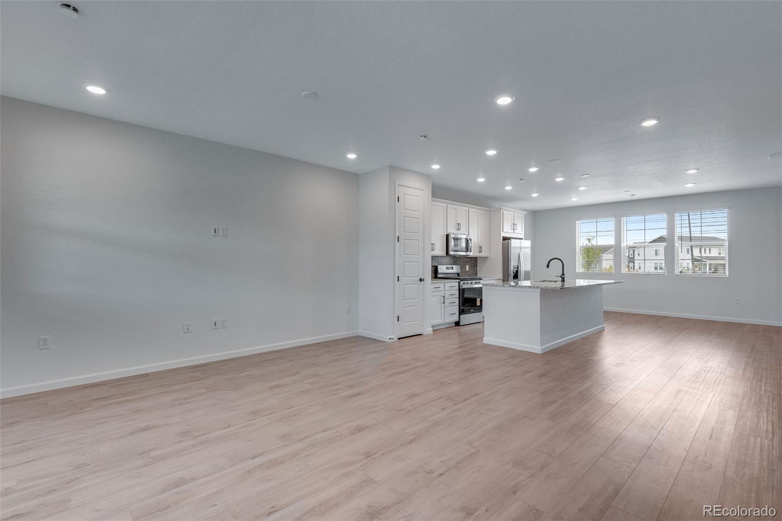 16772 W 93rd Place