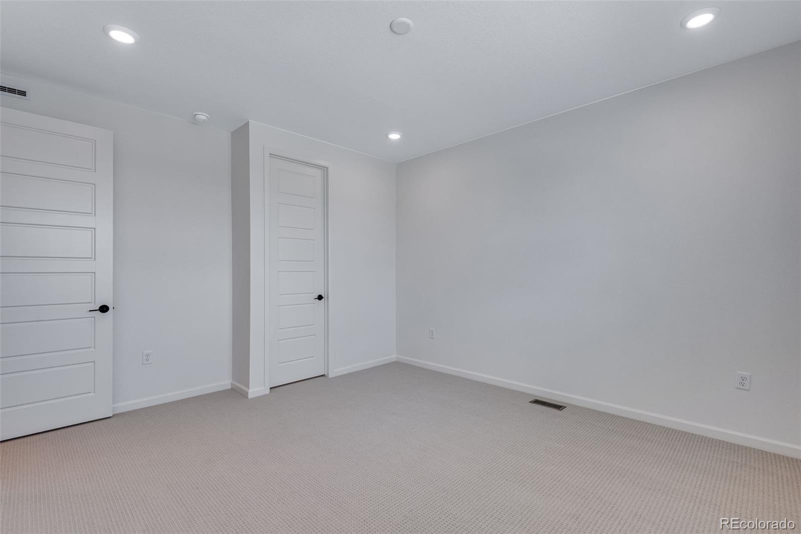 16772 W 93rd Place
