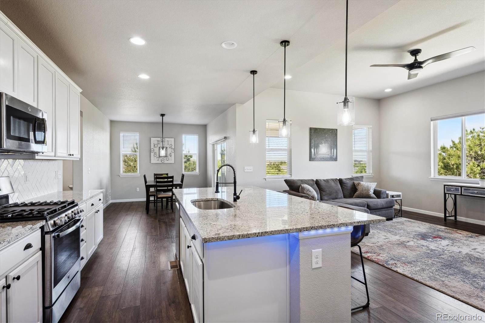2584 W Wild Oak Drive