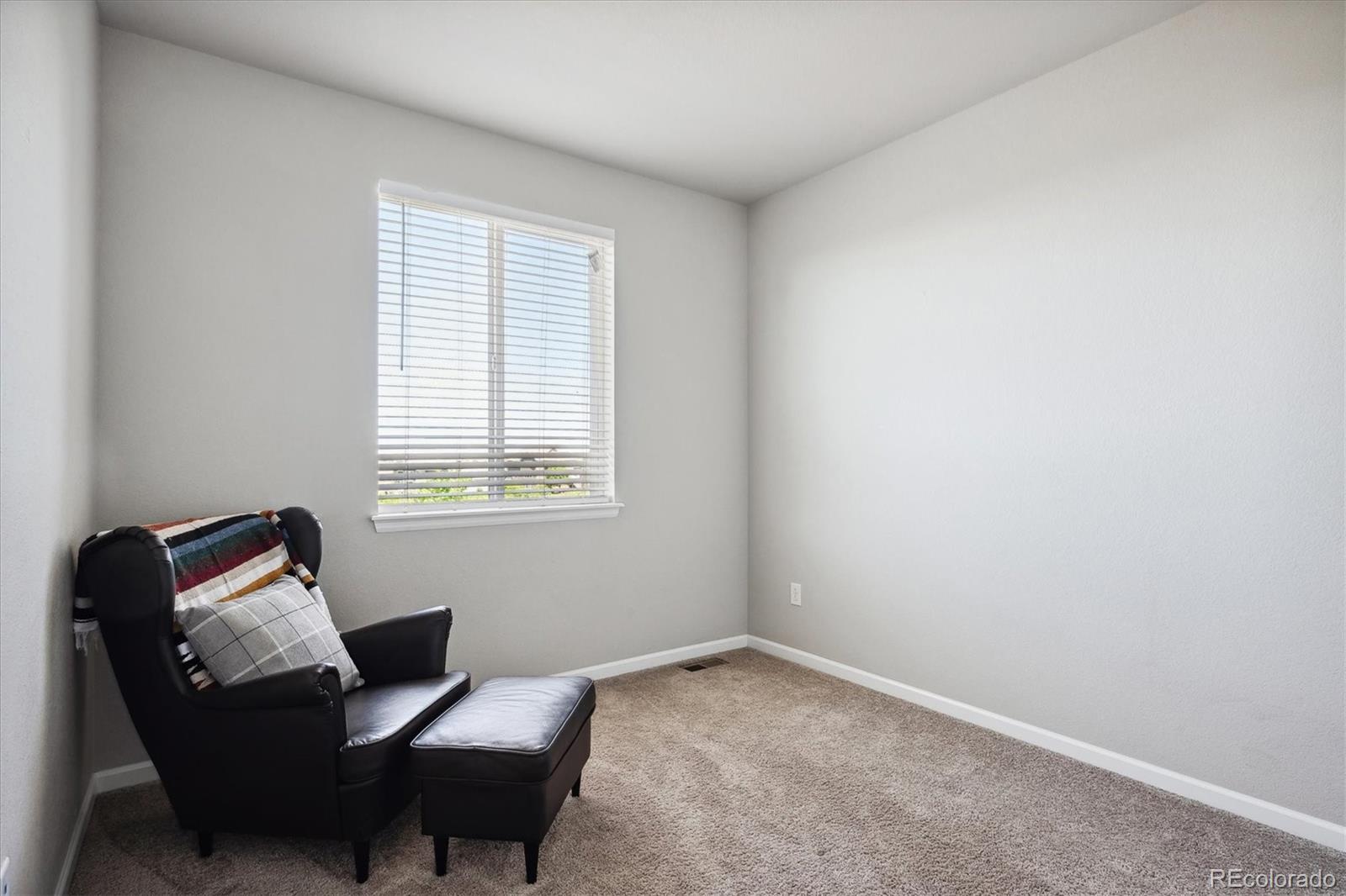 2584 W Wild Oak Drive