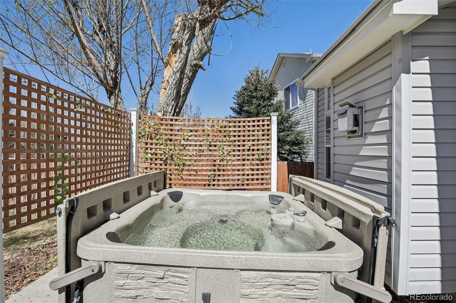 11915 Meadowood Lane